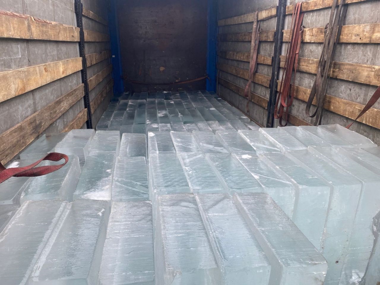 Лед,блоки льда для скульптур, лед строительный